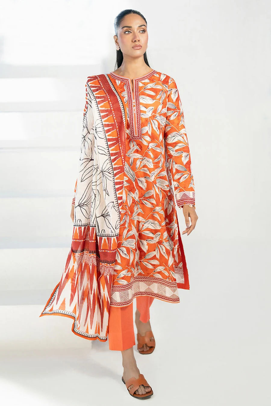 GULAHMED DIGITAL PRINTED LAWN 3 PIECE UNSTITCHED SUIT