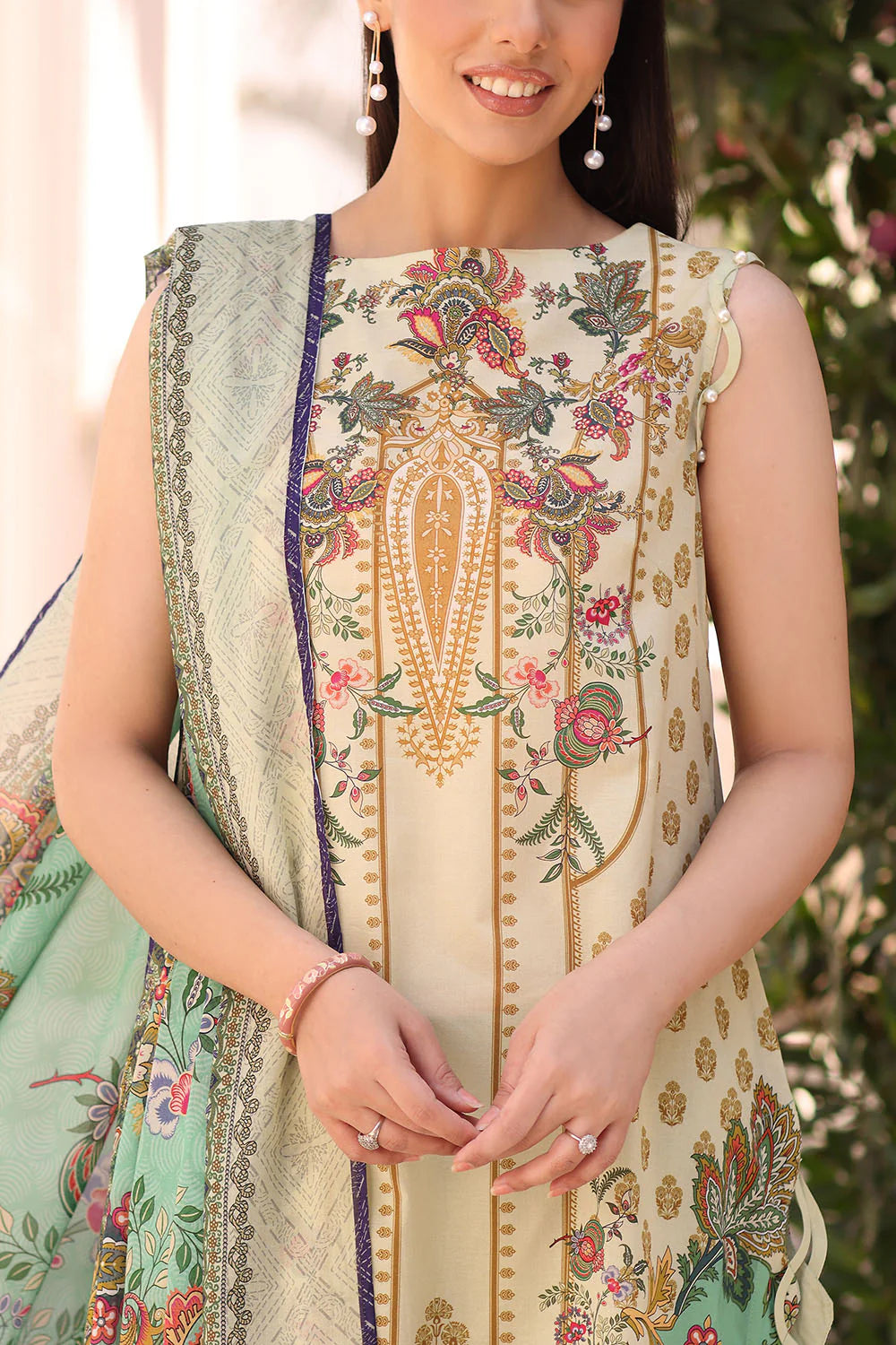 GULAHMED DIGITAL PRINTED LAWN 3 PIECE UNSTITCHED SUIT