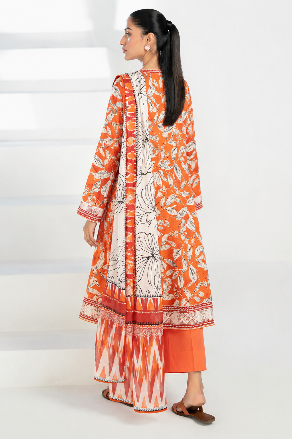 GULAHMED DIGITAL PRINTED LAWN 3 PIECE UNSTITCHED SUIT